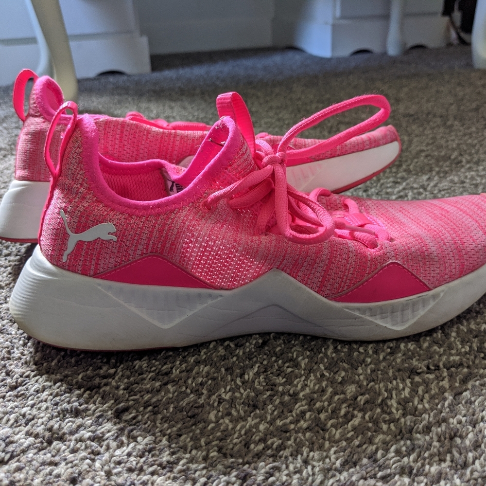 Puma sneakers from buckle